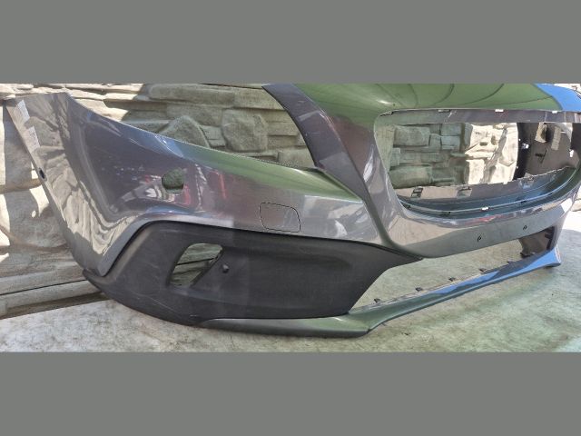 bontott VOLVO V40 Első Lökhárító (Üresen)