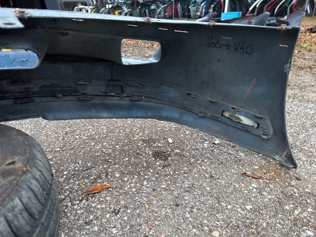 bontott VOLVO V40 Első Lökhárító (Üresen)