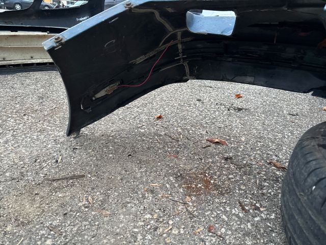 bontott VOLVO V40 Első Lökhárító (Üresen)