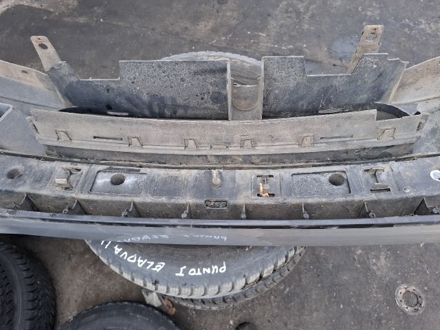 bontott VOLVO V40 Első Lökhárító (Üresen)