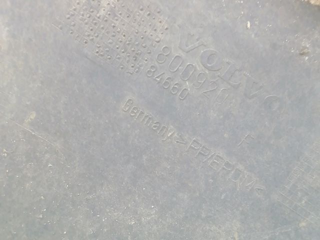 bontott VOLVO V40 Első Lökhárító (Üresen)