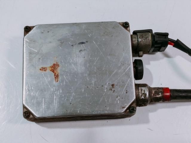 bontott VOLVO V40 Fényszóró Elektronika