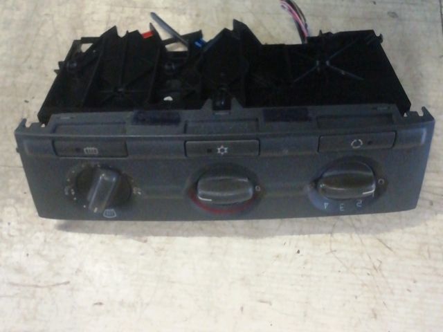 bontott VOLVO V40 Fűtéskapcsoló (manuális klímás)