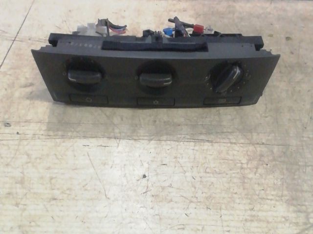 bontott VOLVO V40 Fűtéskapcsoló (manuális klímás)