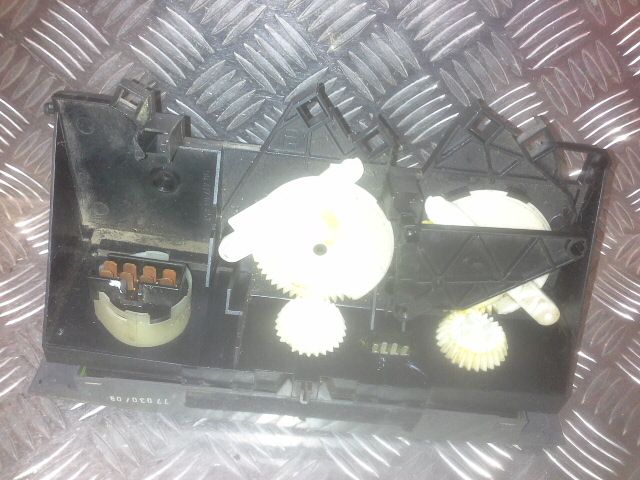 bontott VOLVO V40 Fűtéskapcsoló