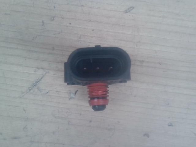 bontott VOLVO V40 GPS Antenna