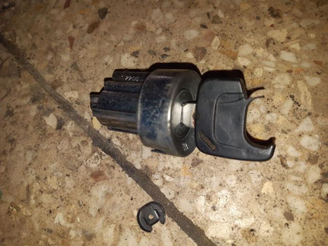 bontott VOLVO V40 Gyújtáskapcsoló Zárbetét