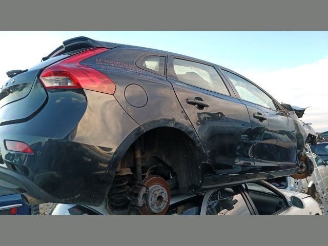 bontott VOLVO V40 Hátsó Lökhárító (Részeivel)