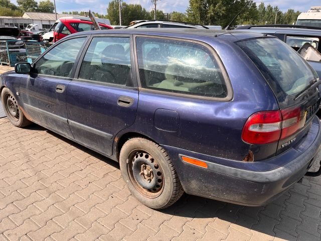 bontott VOLVO V40 Hátsó Lökhárító (Részeivel)