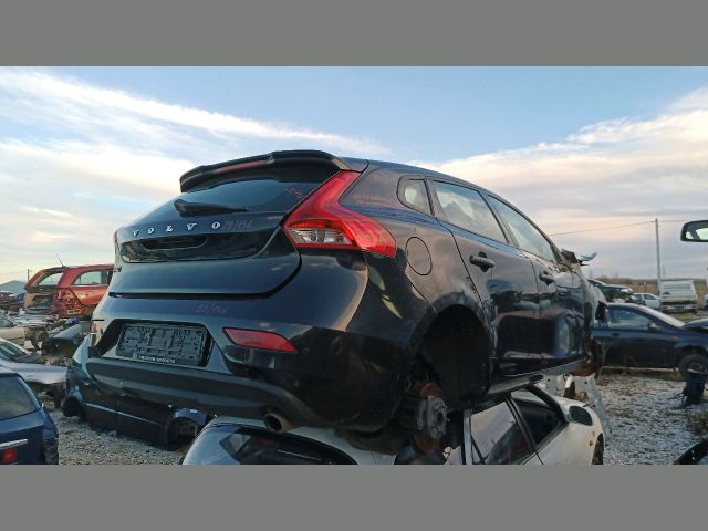 bontott VOLVO V40 Hátsó Lökhárító (Részeivel)