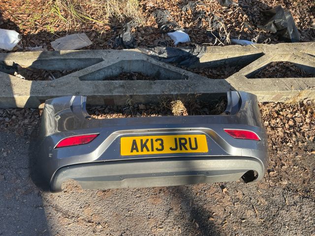 bontott VOLVO V40 Hátsó Lökhárító (Részeivel)