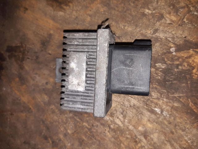 bontott VOLVO V40 Izzító Relé