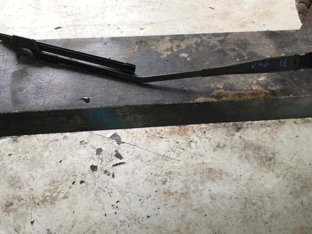 bontott VOLVO V40 Jobb első Ablaktörlő Kar