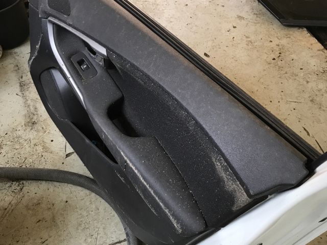 bontott VOLVO V40 Jobb első Ajtó (Részeivel)