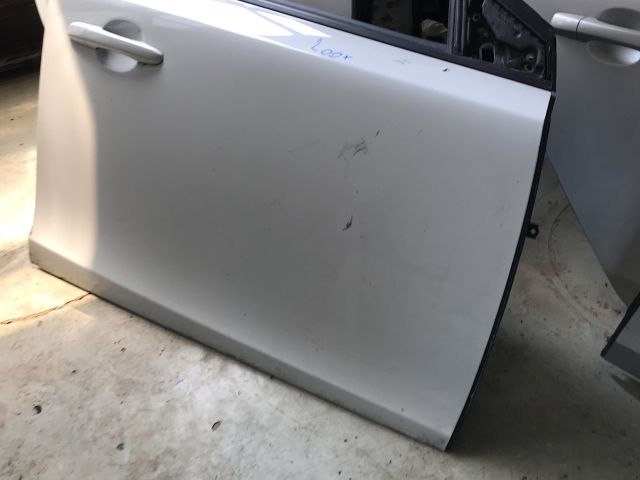 bontott VOLVO V40 Jobb első Ajtó (Részeivel)