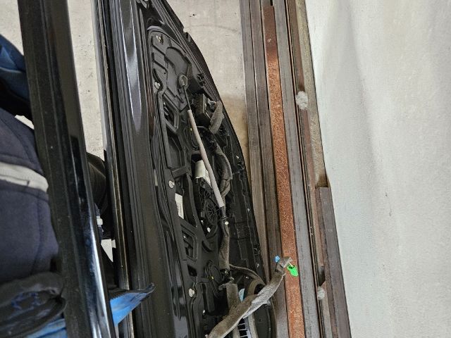 bontott VOLVO V40 Jobb első Ajtó (Részeivel)