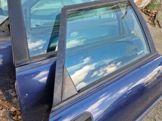 bontott VOLVO V40 Jobb első Ajtó (Részeivel)