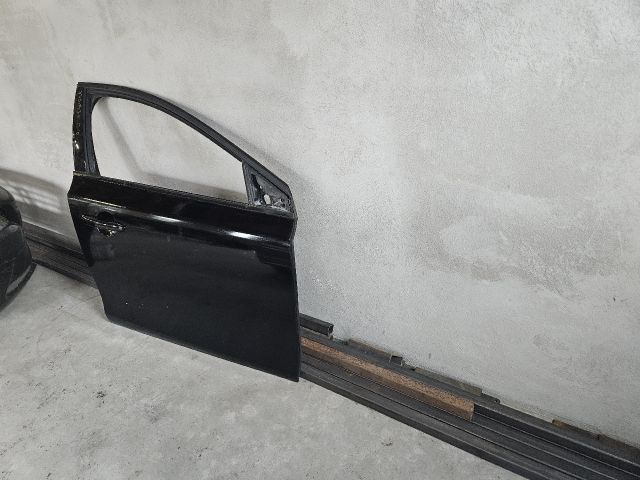 bontott VOLVO V40 Jobb első Ajtó (Részeivel)