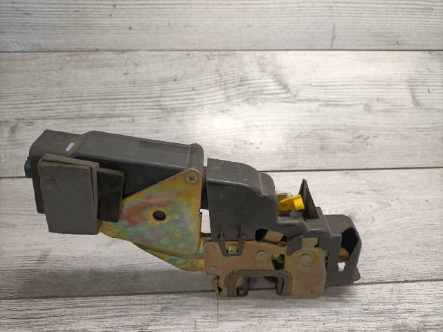 bontott VOLVO V40 Jobb első Ajtózár