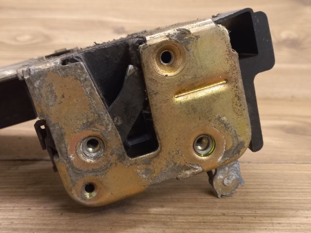 bontott VOLVO V40 Jobb első Ajtózár