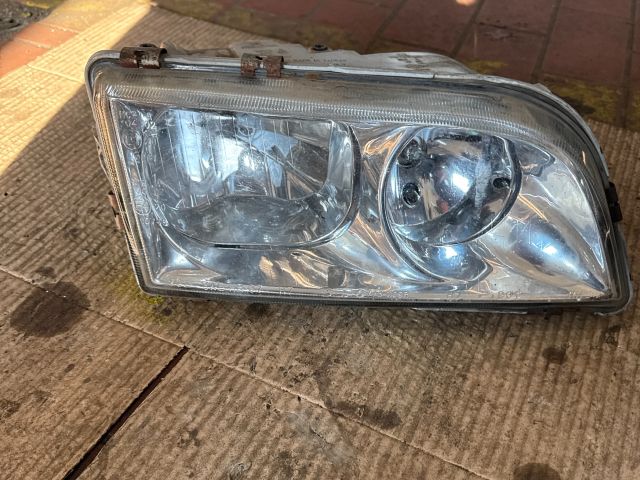 bontott VOLVO V40 Jobb Fényszóró
