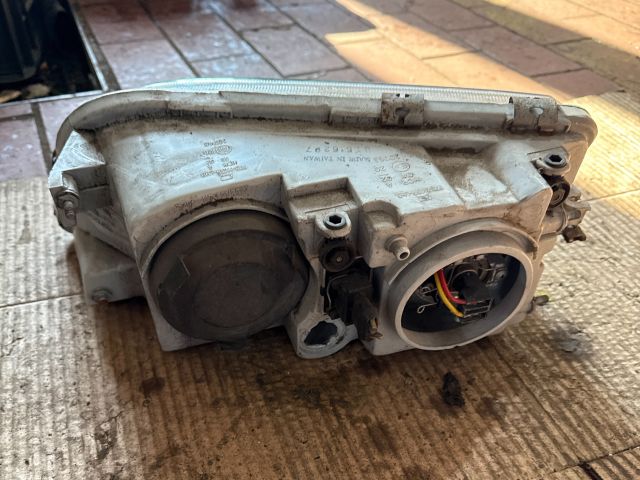 bontott VOLVO V40 Jobb Fényszóró