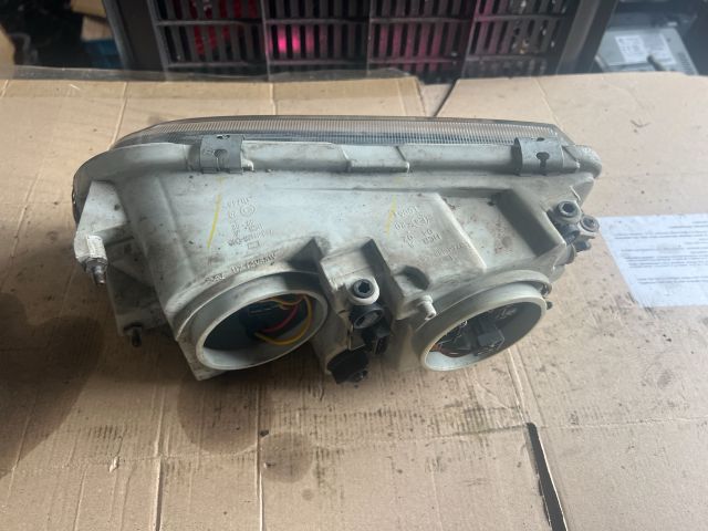 bontott VOLVO V40 Jobb Fényszóró