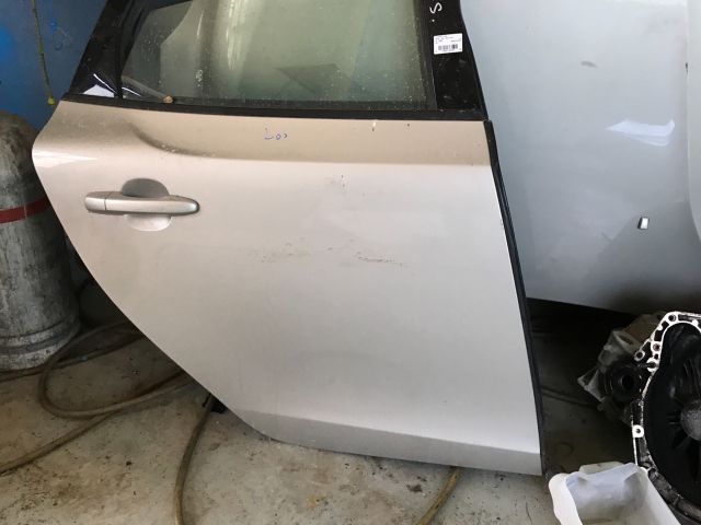 bontott VOLVO V40 Jobb hátsó Ajtó (Részeivel)