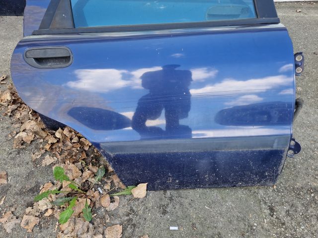 bontott VOLVO V40 Jobb hátsó Ajtó (Részeivel)