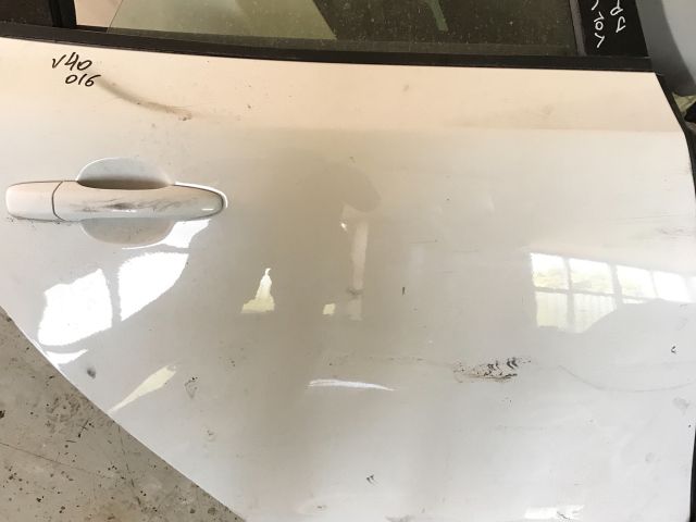 bontott VOLVO V40 Jobb hátsó Ajtó (Részeivel)