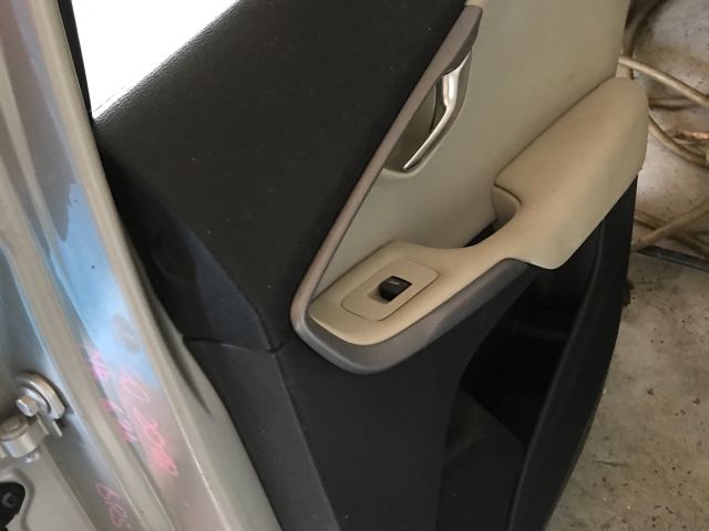 bontott VOLVO V40 Jobb hátsó Ajtó (Részeivel)