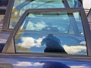 bontott VOLVO V40 Jobb hátsó Ajtó (Részeivel)