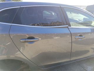 bontott VOLVO V40 Jobb hátsó Ajtó (Üres lemez)