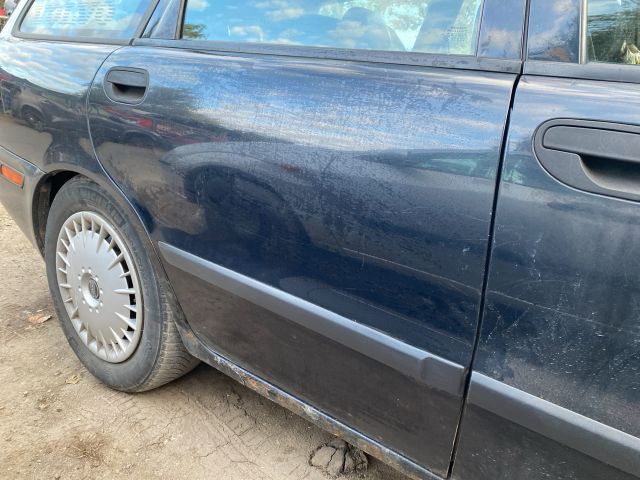 bontott VOLVO V40 Jobb hátsó Ajtó (Üres lemez)
