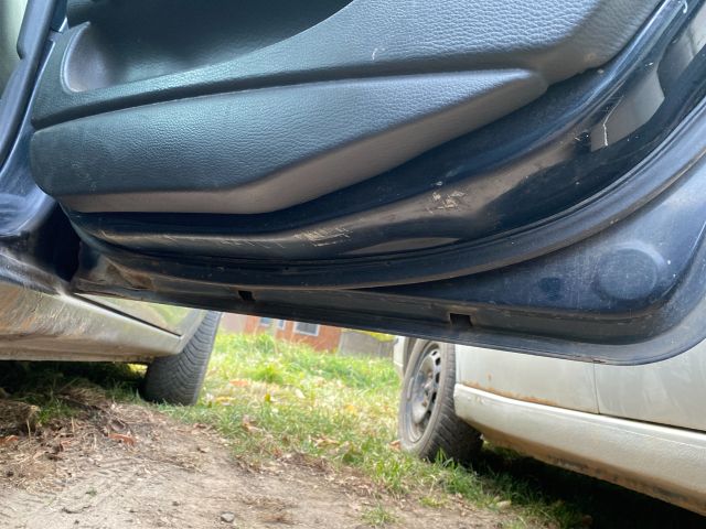 bontott VOLVO V40 Jobb hátsó Ajtó (Üres lemez)