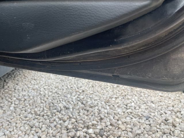 bontott VOLVO V40 Jobb hátsó Ajtó (Üres lemez)