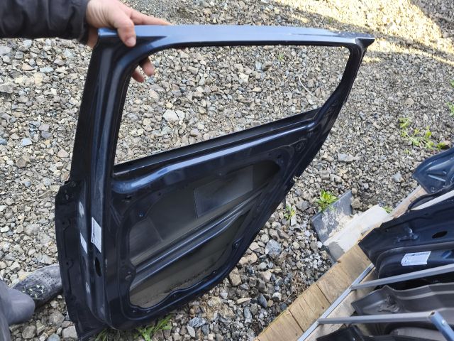 bontott VOLVO V40 Jobb hátsó Ajtó (Üres lemez)