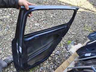 bontott VOLVO V40 Jobb hátsó Ajtó (Üres lemez)