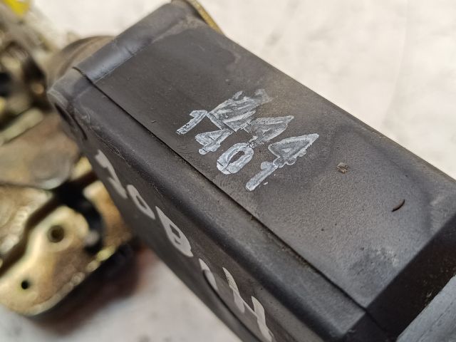 bontott VOLVO V40 Jobb hátsó Ajtózár