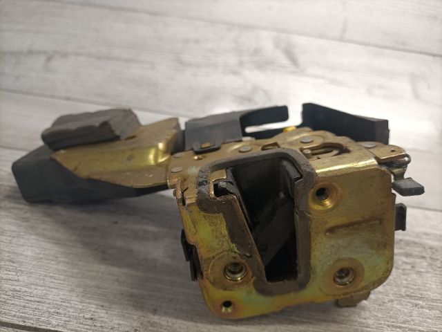 bontott VOLVO V40 Jobb hátsó Ajtózár