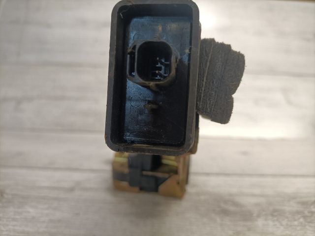 bontott VOLVO V40 Jobb hátsó Ajtózár