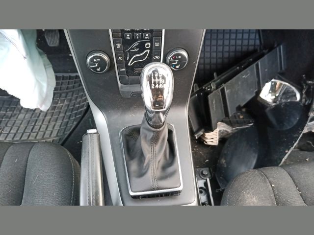 bontott VOLVO V40 Jobb hátsó Külső Kilincs