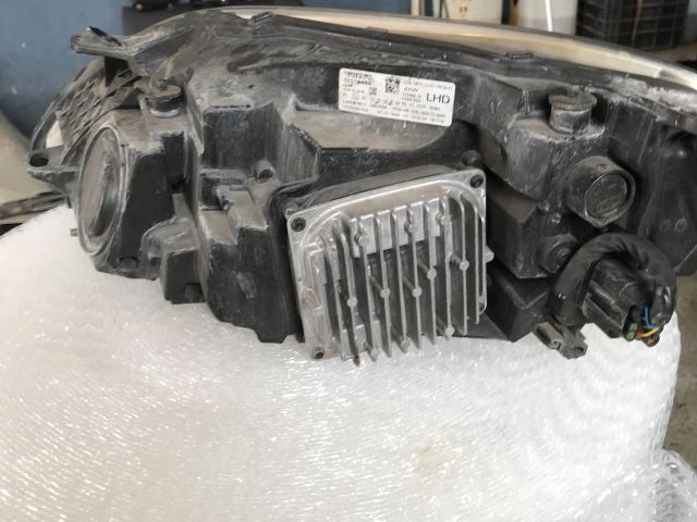 bontott VOLVO V40 Jobb Ledes Fényszóró