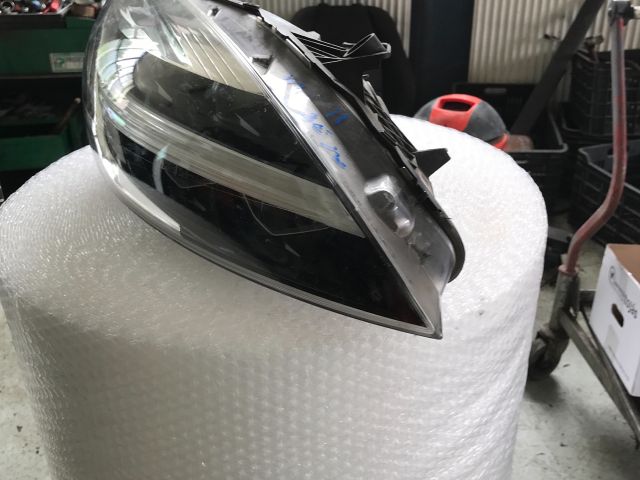 bontott VOLVO V40 Jobb Ledes Fényszóró