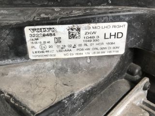 bontott VOLVO V40 Jobb Ledes Fényszóró
