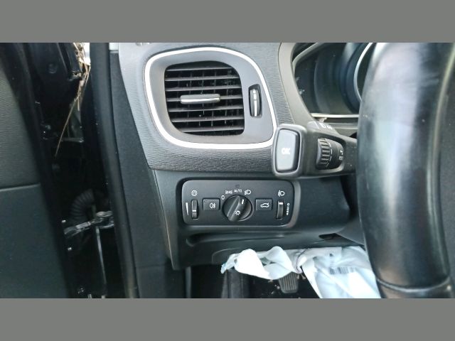 bontott VOLVO V40 Jobb Napellenző