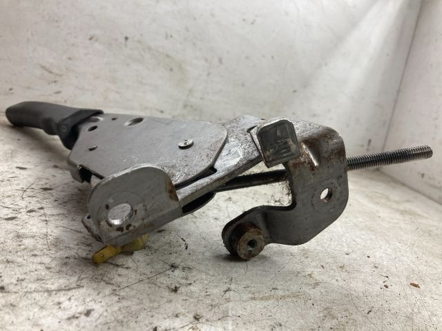 bontott VOLVO V40 Kézifék Kar