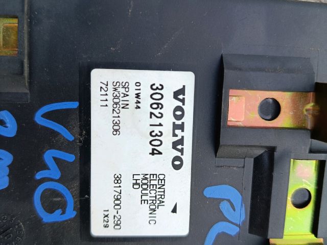 bontott VOLVO V40 Komfort Elektronika