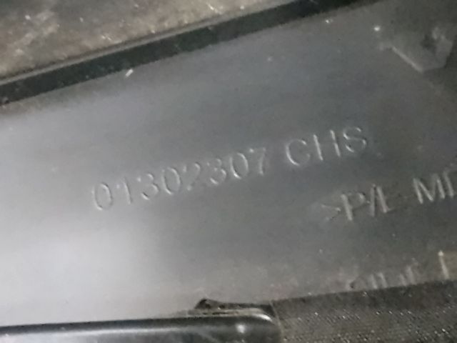 bontott VOLVO V40 Könyöklő