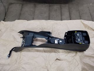 bontott VOLVO V40 Könyöklő